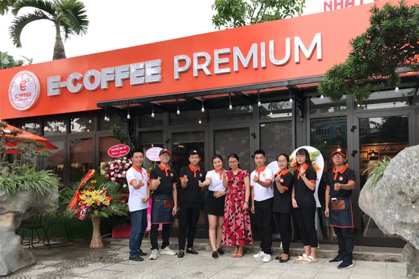 Cửa hàng E-Coffee Premium góc phố